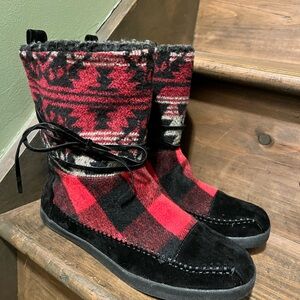 Madden Girl Cozy Gray Knit Boots Size 9